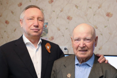 Александр Беглов побывал в гостях у ветерана Великой Отечественной войны Михаила Васильевича Володина