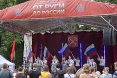 Александр Беглов: Вручение первых паспортов и награждение лауреатов «Горячего сердца» в День России — урок настоящего патриотизма