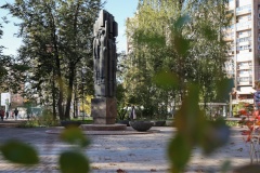 В Выборгском районе завершилось благоустройство сквера Блокадников