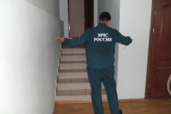 Сотрудники МЧС проверяют готовность образовательных учреждений Центрального района к учебному году