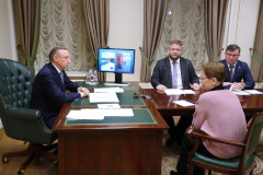 По поручению губернатора в доме на проспекте Обуховской обороны, где проживают ветераны и инвалиды, отремонтируют крышу