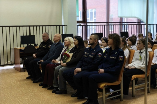 Память о герое живёт в наших сердцах: в школе №482 открыта «Парта Героя»