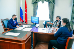 Александр Беглов поручил заменить устаревшее оборудование и мебель в школе №338 Невского района