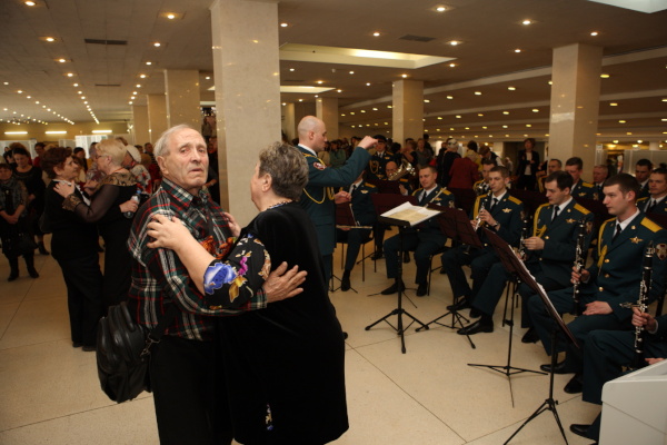 В БКЗ "Октябрьский" прошел торжественный вечер в честь Дня Победы