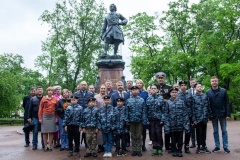 В Кронштадте возложили цветы к памятнику Петру I