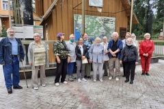 Для посетителей отделения дневного пребывания граждан пожилого возраста и инвалидов КЦСОН Центрального района состоялась прогулка в поселок Разлив