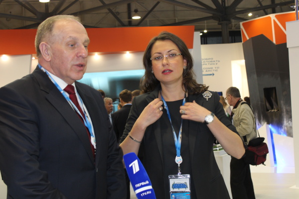 ПМЭФ-2015 - Переговоры председателя Комитета по развитию туризма Санкт‑Петербурга Инны Шалыто с послом Литвы 