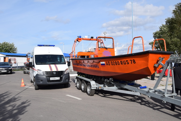 На спасательные станции Петербурга поступила новая техника