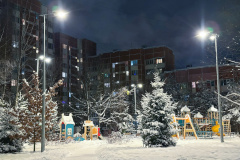 Александр Беглов: По просьбам горожан в жилом квартале рядом с парком усадьбы Орловых-Денисовых построили современное уличное освещение