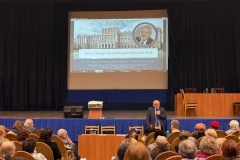 В актовом зале администрации состоялась встреча Александра Николаевича Ржаненкова, депутата Законодательного Собрания Санкт‑Петербурга, председателя постоянной комиссии по социальной политике и здравоохранению, с жителями Красносельского района.