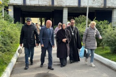 Мощи святителя Луки Крымского доставили в НИИ скорой помощи Джанелидзе