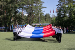 В детском оздоровительном комплексе «Дружных» открылась вторая смена «Петербургских каникул» для выпускников школ Мариуполя