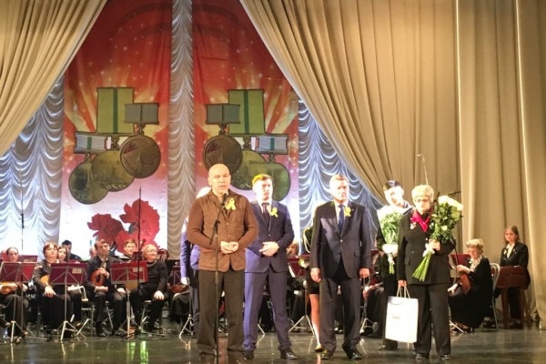 Ветеранов Невского района поздравили праздничным концертом