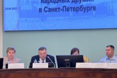 В Смольном обсудили деятельность народных дружин в Санкт‑Петербурге