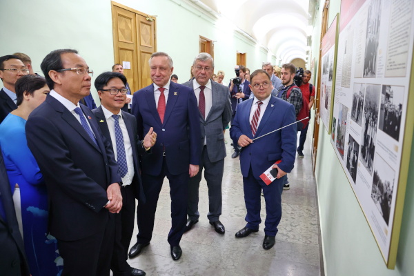 Выставка «Санкт‑Петербург и Вьетнам: дружба, проверенная временем»