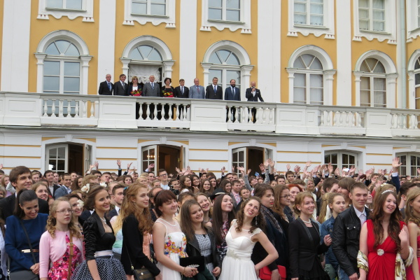 25 июня – Бал медалистов 2015 в Петергофе собрал почти 2 тысячи гостей