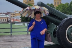 Директора КЦСОН Центрального района удостоили права произвести полуденный выстрел с Нарышкина бастиона Петропавловской крепости