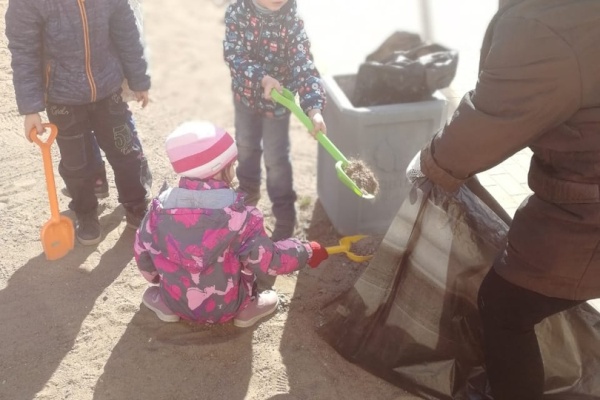 Детские сады Фрунзенского района продолжают активную уборку территории и помещений