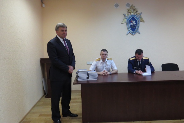 Сотрудников следственного отдела Невского района поздравили с годовщиной образования Следственного комитета