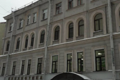 Сегодня от снега и наледи освободятся крыши 108 домов Адмиралтейского района