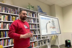В День открытия Антарктиды участник антарктических экспедиций Александров Краснов в библиотечном центре «Современник» рассказал о работе и жизни на самом южном континенте планеты