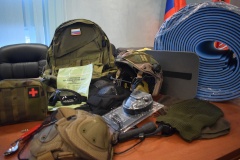 Хоккейный клуб СКА передал администрации района гуманитарную помощь для ВС РФ