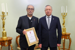 Александр Беглов лично поздравил Валерия Фокина с юбилеем и посетил премьеру спектакля «Ревизор с продолжением»
