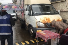 В рамках профилактики незаконной уличной торговли у шести станций метро организовано дежурство сотрудников ККИ и ЦПЭИГИ