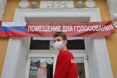 На избирательных участках работают волонтеры