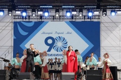 «Город в районе»: Калининский район отметил 90-летие масштабным праздником в Муринском парке