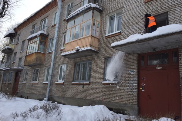 Работы по уборке снега в Пушкинском районе не останавливаются ни на минуту