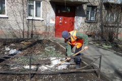 Весенняя уборка района продолжается