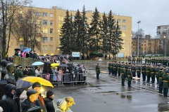 Офицерские погоны под залп орудий и благословение: в двух ведущих военных вузах страны выпустили лейтенантов