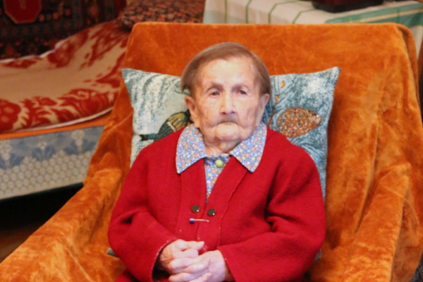 Глава района Евгений Разумишкин поздравил со 100-летним юбилеем жительницу Красногвардейского района