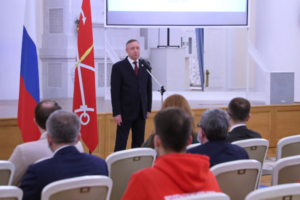 Александр Беглов вручил награды Правительства Санкт‑Петербурга лучшими волонтерам и добровольческим организациям города