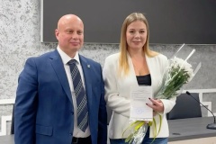 Жители Калининского района получили документы на новые квартиры