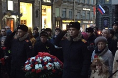 В центре возложили цветы в честь Дня снятия блокады