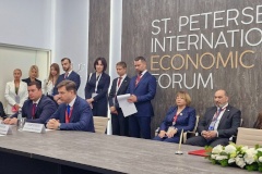 19 июня в рамках Петербургского международного экономического форума 2025 Правительство Санкт‑Петербурга и Акционерное общество «АБЗ-Дорстрой» подписали соглашение о намерениях сотрудничества.