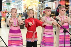 В Торговом комплексе «Парад» прошло праздничное мероприятие, посвящённое Дню народного единства
