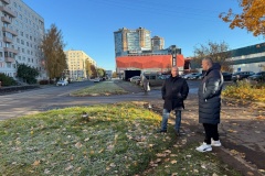 Глава администрации Калининского района предложил альтернативные площадки для озеленения на улице Брянцева