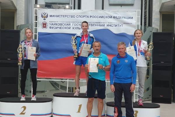 Мария Кузьмина заняла второе место в Первенстве России по лыжному двоеборью