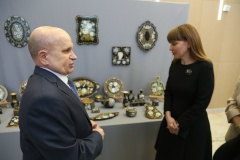 Клуб «Выборгская сторона» представил Петербургскую роспись на выставке перед отчетом главы администрации