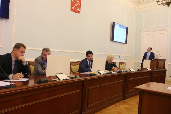  В Смольном обсудили возможности увеличения объемов ежегодного ввода жилья