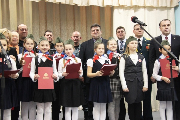 В Школе «Музыка» Фрунзенского района состоялась первая в  Санкт‑Петербурге торжественная церемония посвящения школьников в юные музыканты Росгвардии