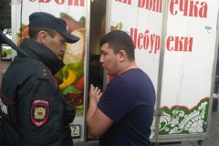 Незаконных торговцев в центре Петербурга стало меньше