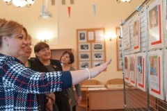 В Кронштадте открылась выставка, посвященная педагогам района