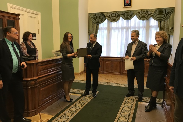 Вручение дипломов об установлении 2-ой квалификационной категории специалистам Госстройнадзора Санкт‑Петербурга 