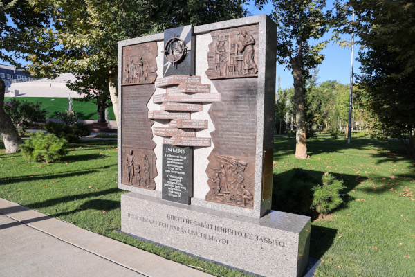 В Ташкенте в мемориальном комплексе «Парк Победы» торжественно открыли «Ленинградский монумент»