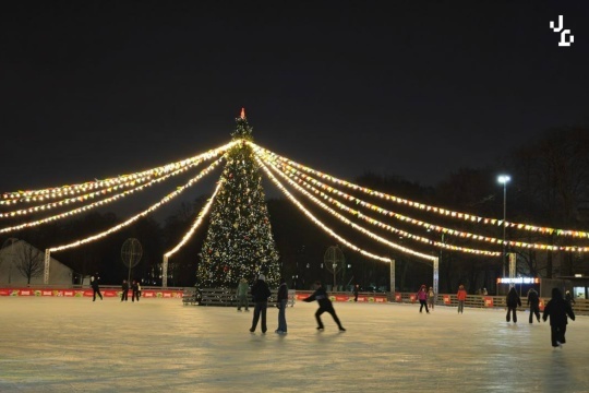 Каток в ЦПКиО им. С.М. Кирова на Елагином острове открылся 1 декабря