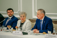 Александр Беглов: Принято решение о повышении на 20% зарплаты сотрудникам транспортного комплекса Петербурга – для трех государственных предприятий оно пройдет в два этапа - с 1 ноября и с 1 января